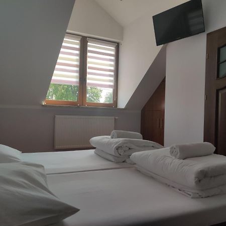 Cztery Pory Roku Guest House เบียโวเวียชา ภายนอก รูปภาพ