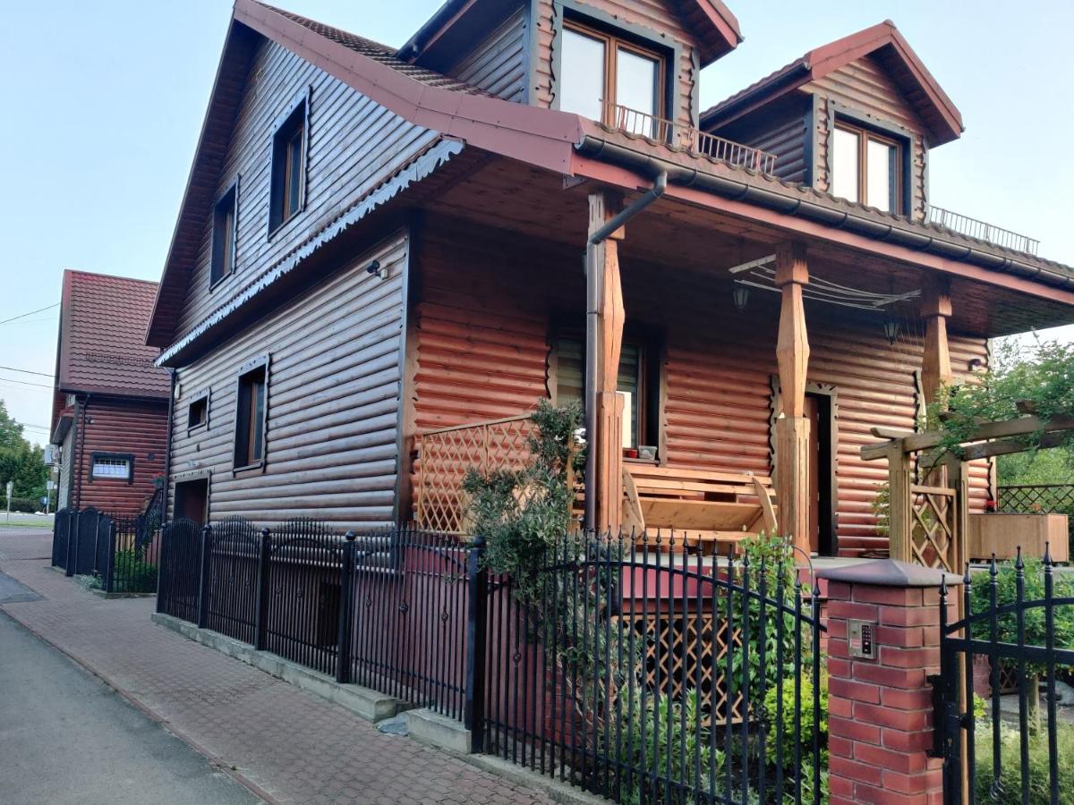 Cztery Pory Roku Guest House เบียโวเวียชา ภายนอก รูปภาพ