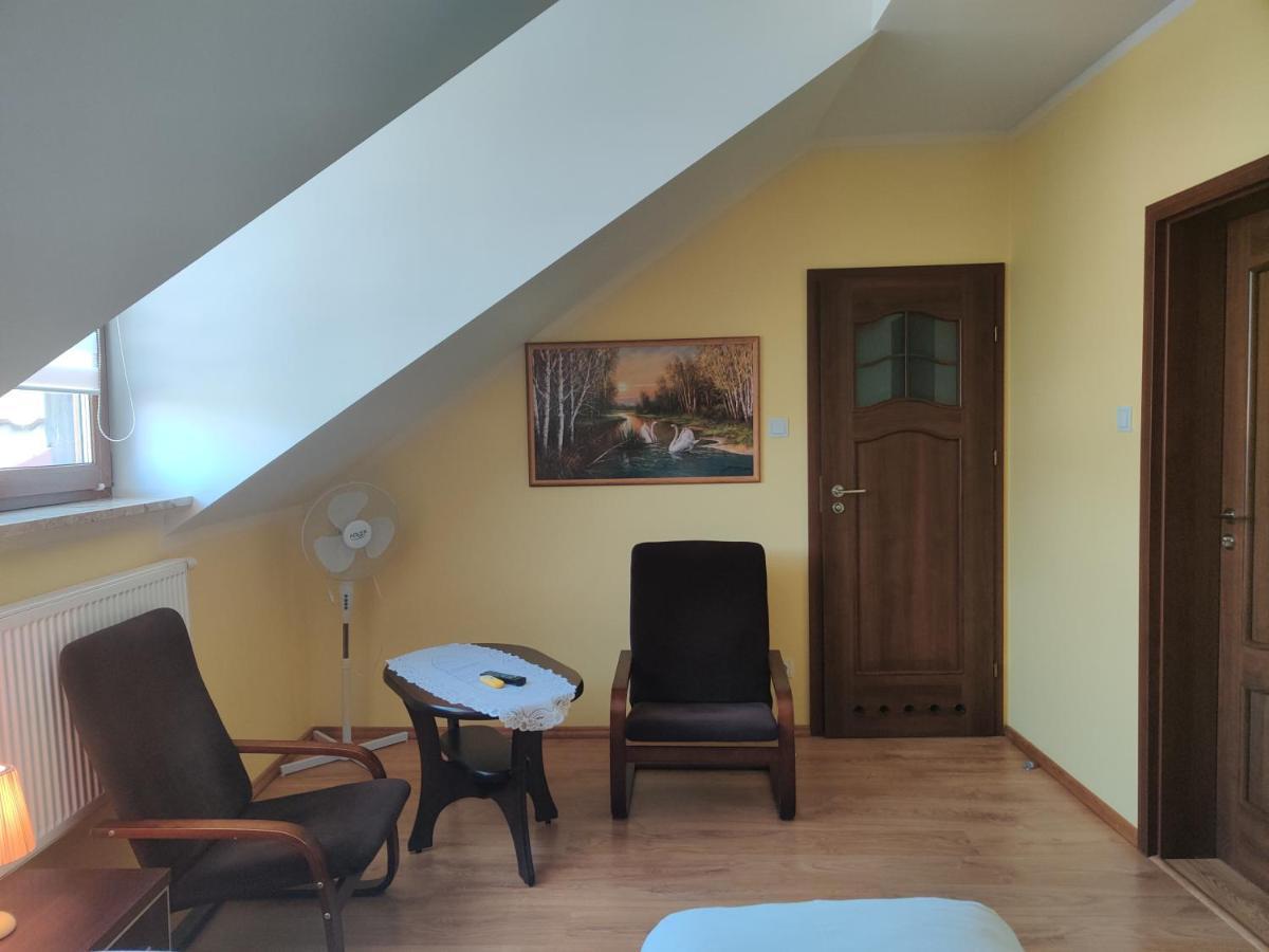 Cztery Pory Roku Guest House เบียโวเวียชา ภายนอก รูปภาพ