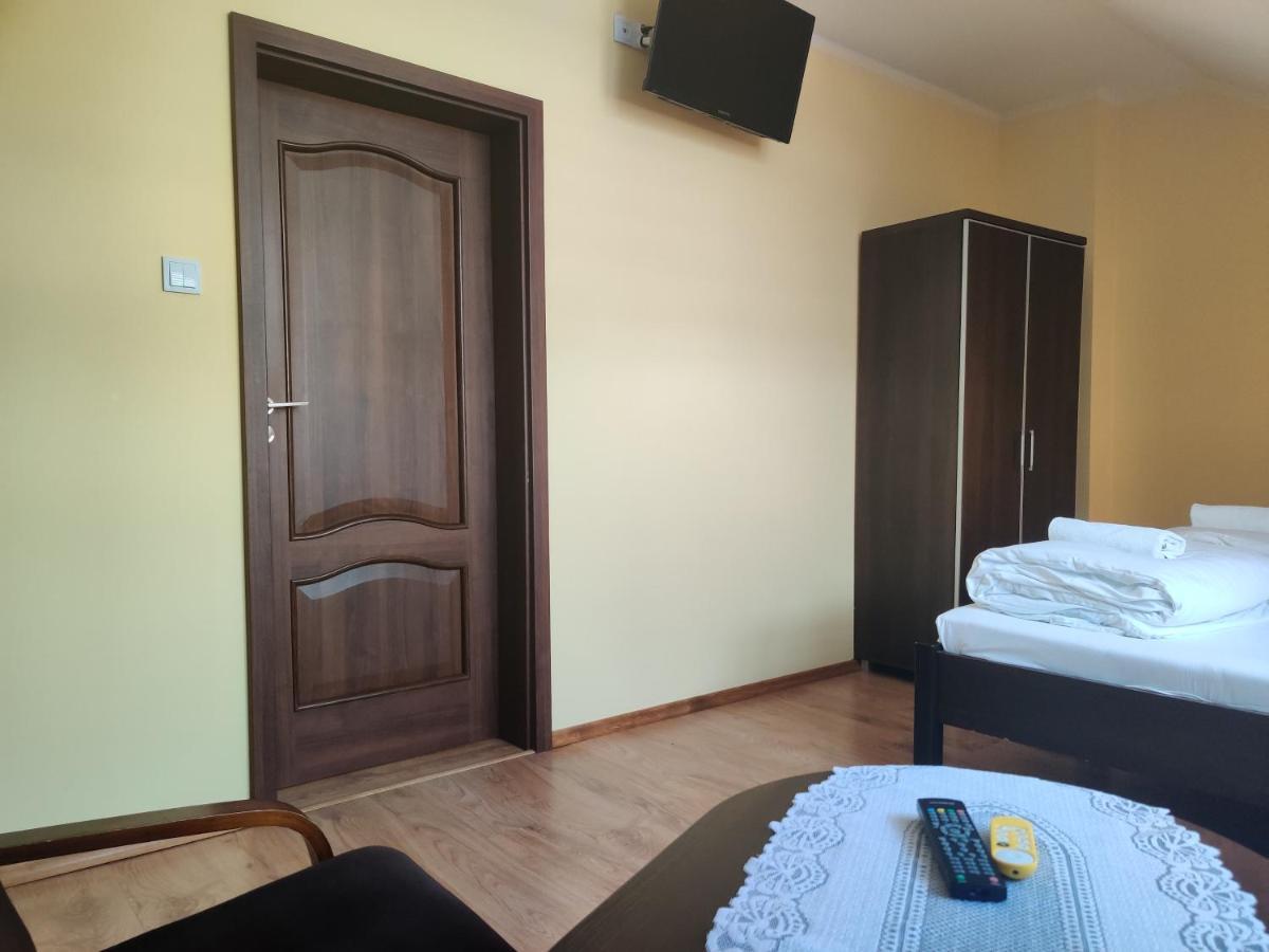 Cztery Pory Roku Guest House เบียโวเวียชา ภายนอก รูปภาพ