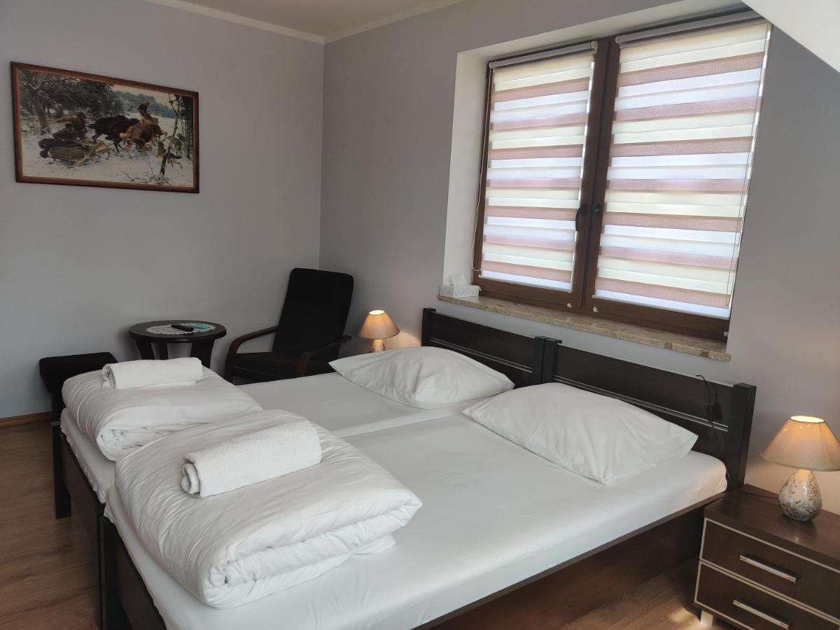 Cztery Pory Roku Guest House เบียโวเวียชา ภายนอก รูปภาพ