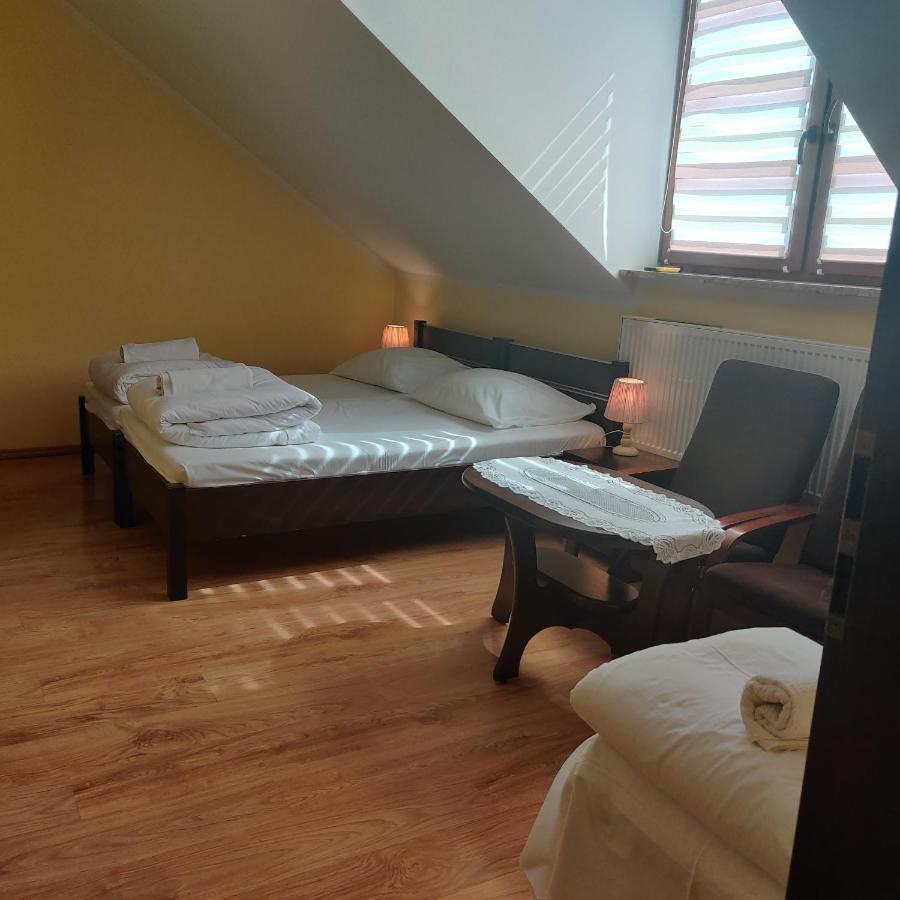 Cztery Pory Roku Guest House เบียโวเวียชา ภายนอก รูปภาพ